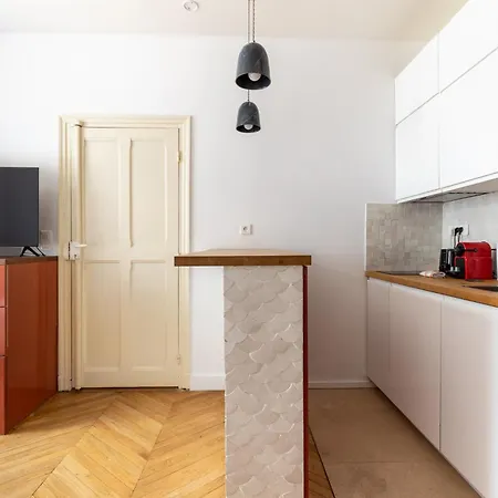 Nicolo Passy Magnifique Studio Apartment